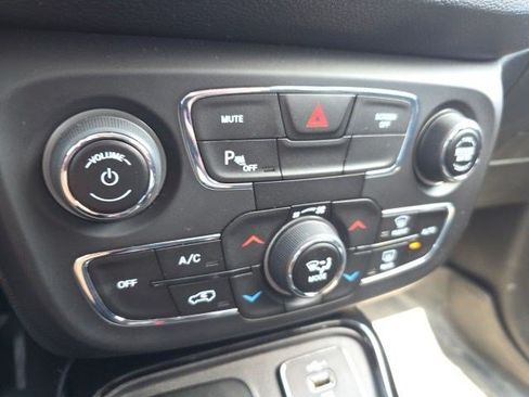Certified 2019 Jeep Compass Latitude AWD/4WD image 21