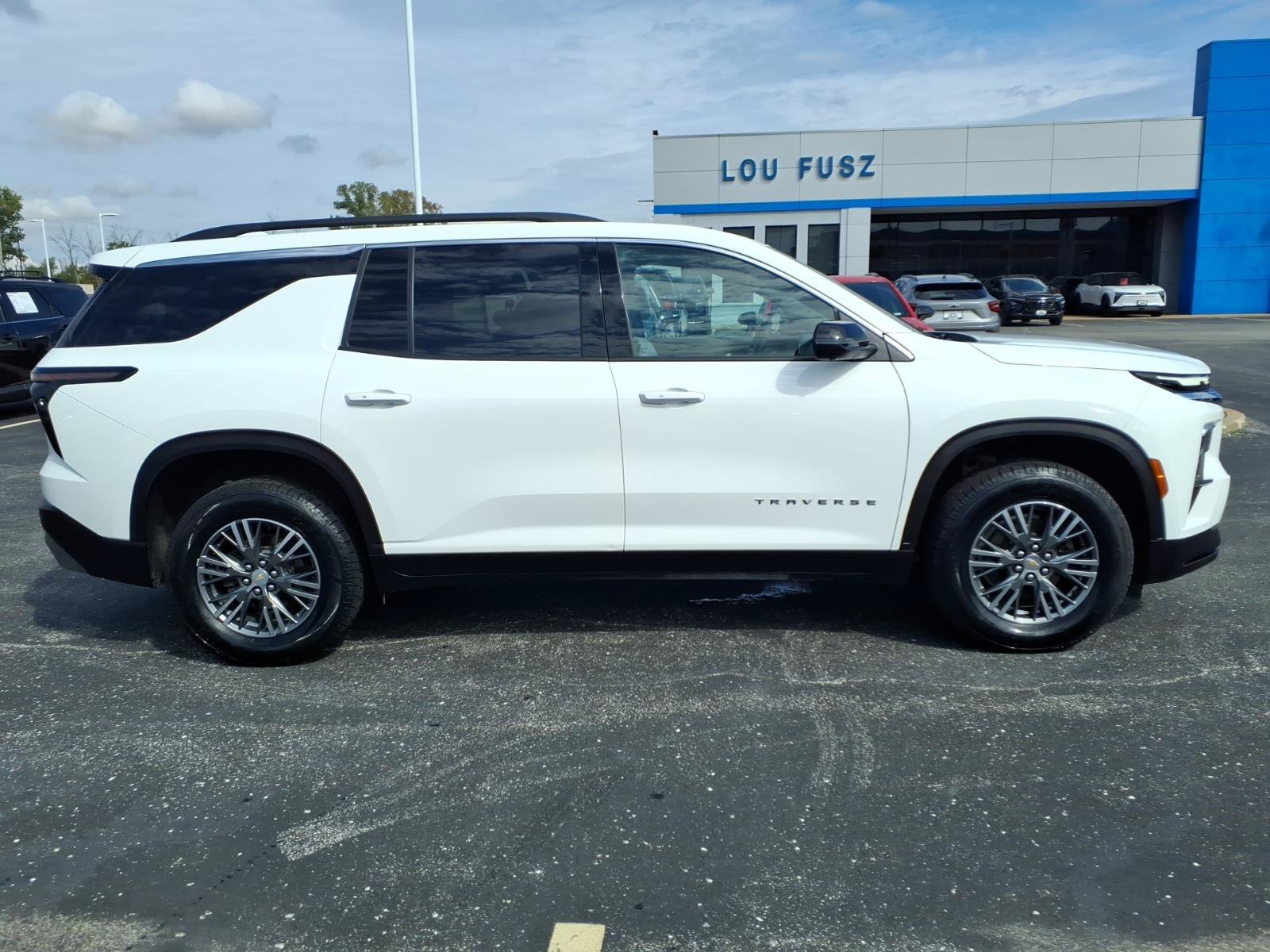 Used 2024 Chevrolet Traverse LT w/ LPO, Floor Liner Package FWD image 26