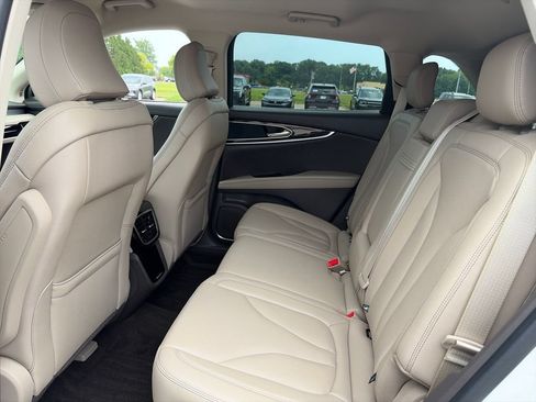 Used 2023 Lincoln Nautilus AWD w/ Premium Package image 26