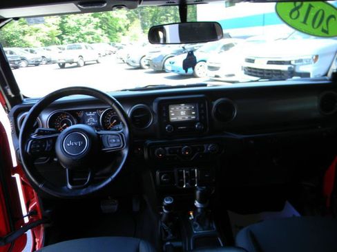 Used 2018 Jeep Wrangler Unlimited Sport S AWD/4WD image 19