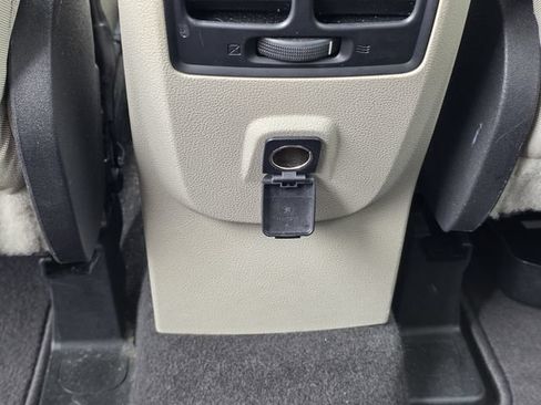 Used 2019 Ford Escape SE FWD image 17