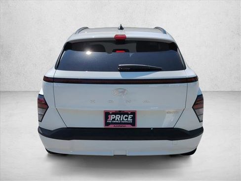 Certified 2024 Hyundai Kona SEL FWD image 6