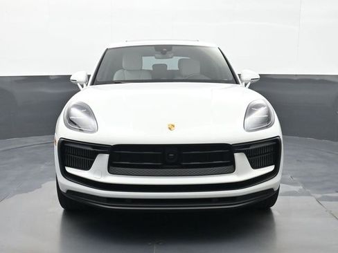 Certified 2023 Porsche Macan S AWD/4WD image 24