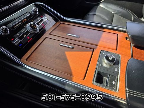 Used 2019 Lincoln Navigator Premiere AWD/4WD image 27