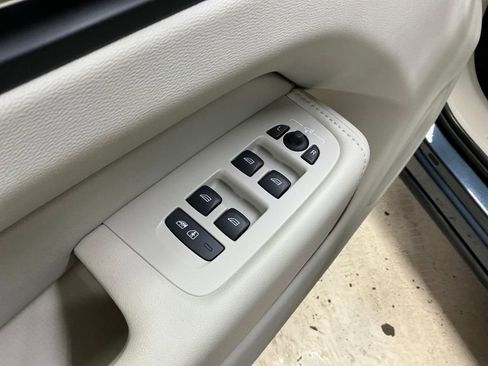 Used 2023 Volvo XC60 B5 Plus w/ Climate Package image 16