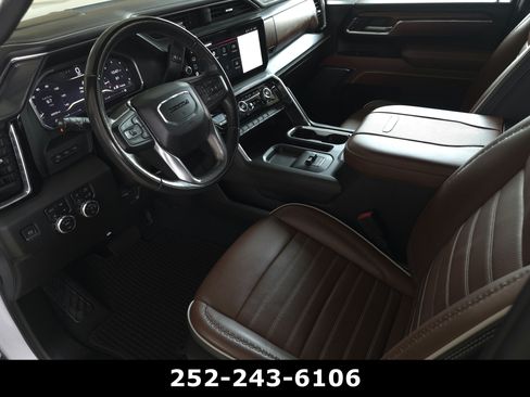 Used 2024 GMC Sierra 2500 Denali Ultimate AWD/4WD image 9