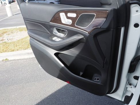 Used 2025 Mercedes-Benz GLE 350 4MATIC w/ AMG Line Exterior image 14