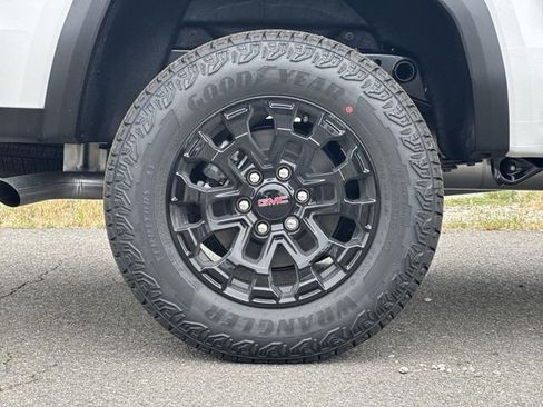 New 2026 GMC Canyon Elevation w/ Convenience Package RWD image 30