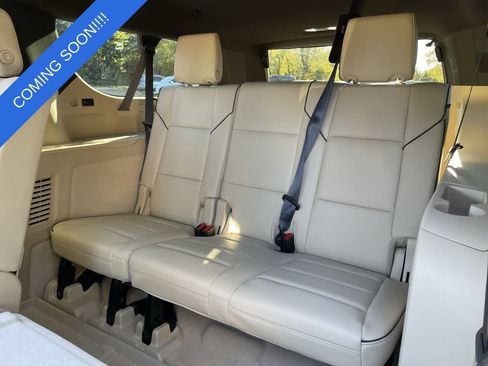 Used 2021 Cadillac Escalade ESV Premium Luxury AWD/4WD image 19