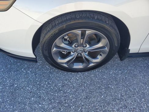 Used 2024 Honda Accord EX-L image 17