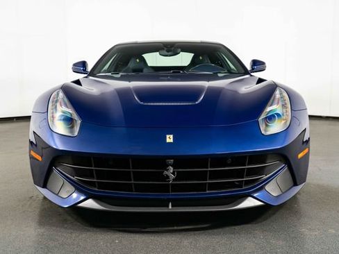 Used 2017 Ferrari F12 Berlinetta RWD image 3