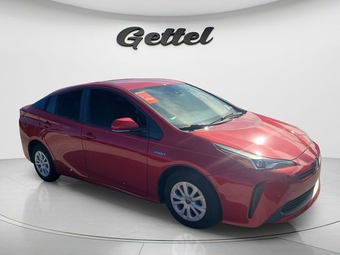 Certified 2020 Toyota Prius LE FWD image 2