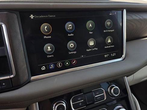 Used 2021 GMC Yukon XL Denali w/ Denali Ultimate Package AWD/4WD image 8