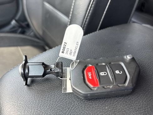 Used 2023 Jeep Wrangler Unlimited Sahara AWD/4WD image 45