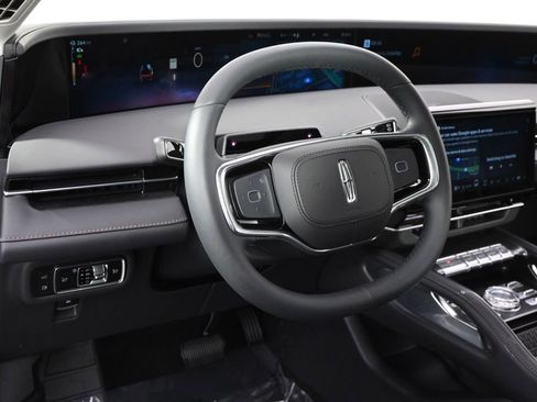 New 2026 Lincoln Nautilus Reserve image 11