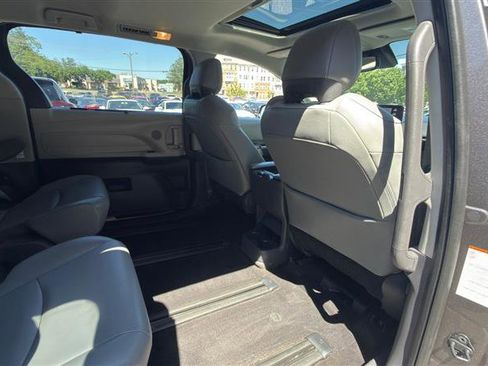 Used 2021 Toyota Sienna XLE AWD/4WD image 20