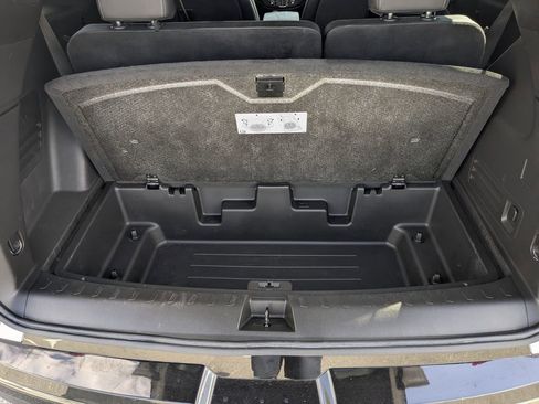 Used 2023 Chevrolet Traverse Premier w/ Redline Edition FWD image 15