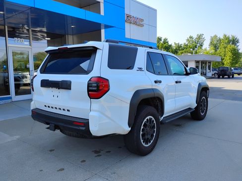 Used 2025 Toyota 4Runner TRD Off-Road AWD/4WD image 7