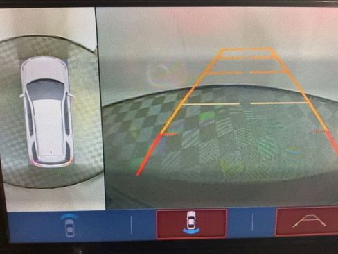 Used 2018 Chevrolet Traverse LT image 32