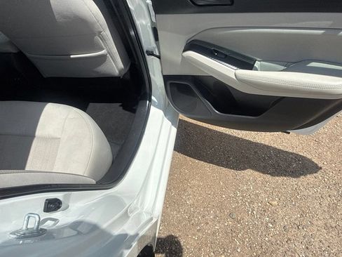 Used 2025 Nissan Altima 2.5 SV FWD image 35