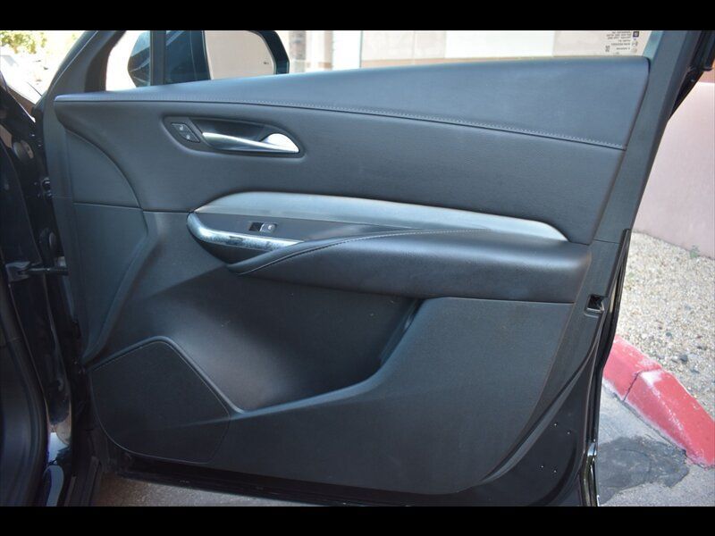 Used 2023 Cadillac XT4 Premium Luxury FWD image 34