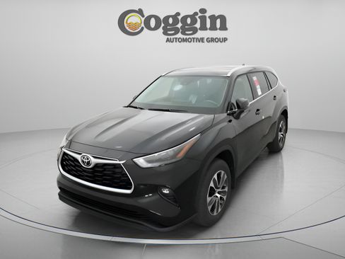 Certified 2026 Toyota Highlander XLE AWD/4WD image 16