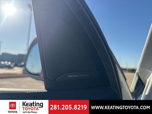 Used 2024 BMW X5 xDrive50e image 25