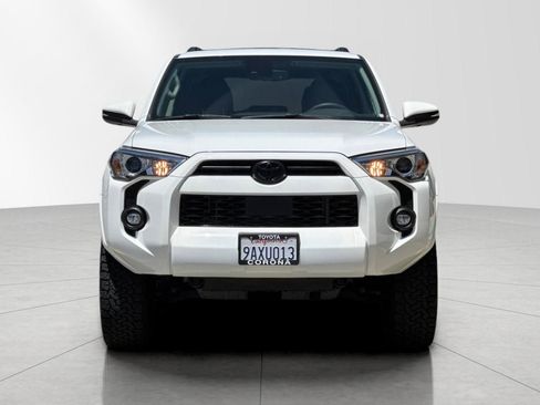 Used 2022 Toyota 4Runner SR5 Premium w/ Moonroof Package RWD image 8