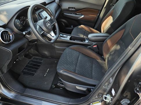 Used 2023 Nissan Kicks SR image 18
