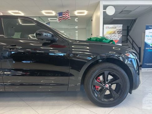 Used 2022 Jaguar F-PACE S image 9