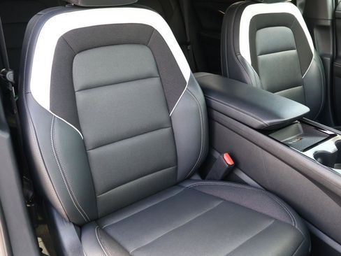 Used 2024 Chevrolet Blazer EV LT image 20