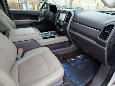Used 2018 Ford Expedition XLT w/ Equipment Group 202A image 34