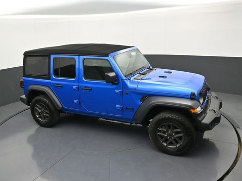Used 2024 Jeep Wrangler Sport S image 28