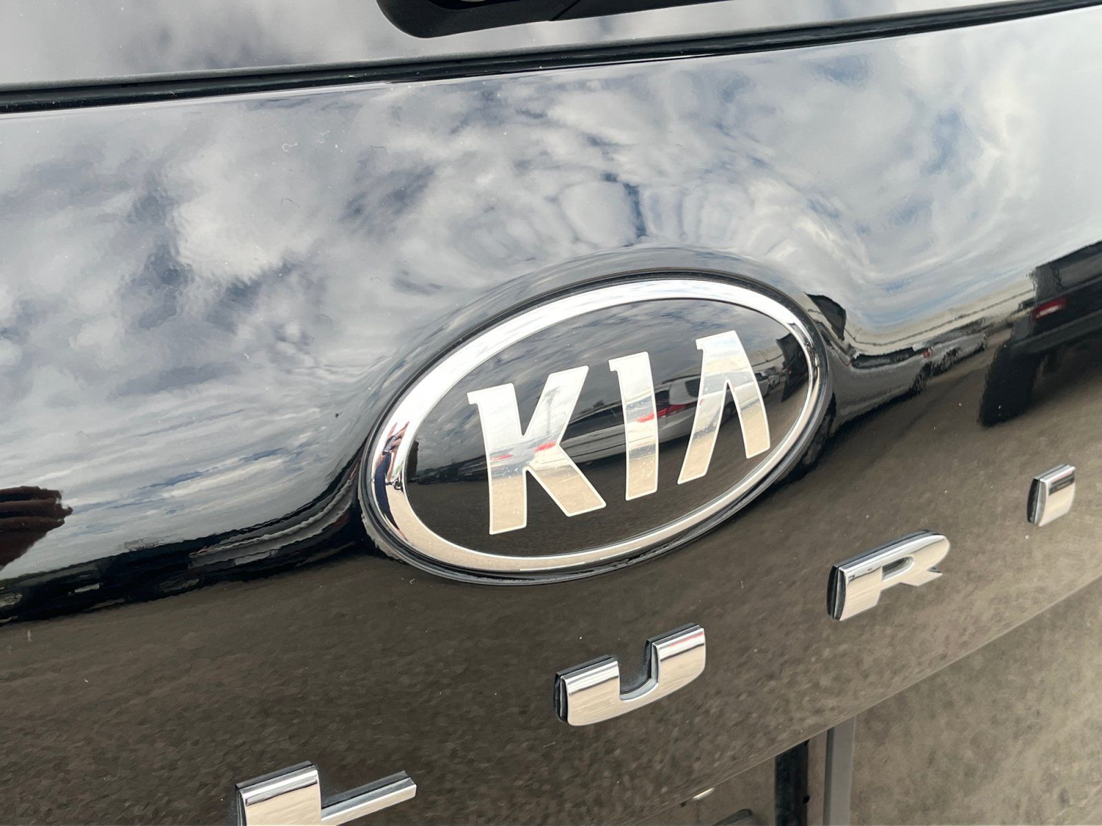 Used 2020 Kia Telluride LX FWD image 32