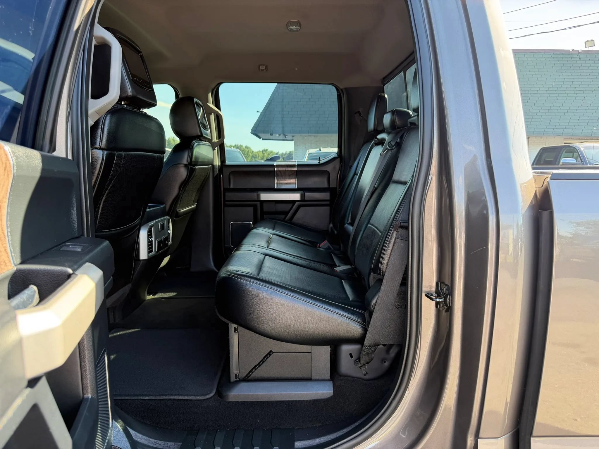 Used 2018 Ford F250 Lariat w/ Chrome Package AWD/4WD image 17