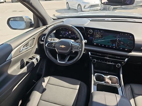 Used 2026 Chevrolet Traverse LT AWD/4WD image 28