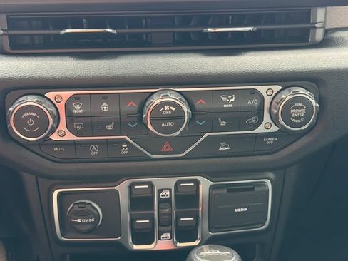 New 2026 Jeep Gladiator Sport AWD/4WD image 29