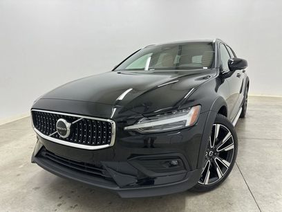 New 2026 Volvo V60 B5 Cross Country Ultra w/ Protection Package Premier