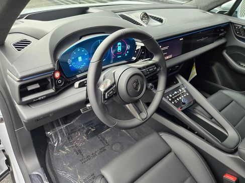 New 2025 Porsche Macan Turbo Electric image 4