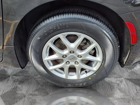 Used 2023 Chrysler Pacifica Touring-L FWD image 21