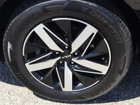 Used 2022 Kia Sorento S FWD image 14