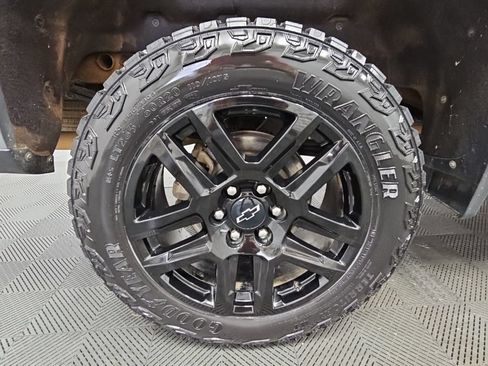 Certified 2023 Chevrolet Silverado 1500 Custom Trail Boss AWD/4WD image 44