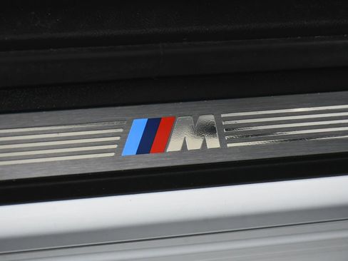 Used 2023 BMW X4 xDrive30i w/ M Sport Package AWD/4WD image 13