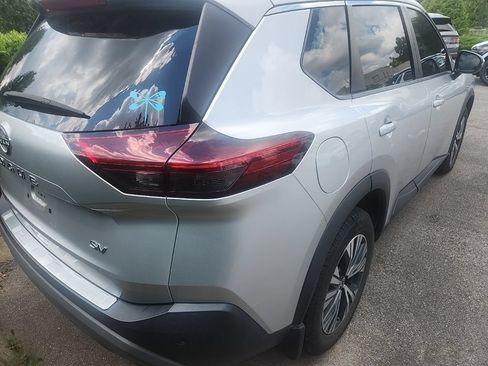 Used 2022 Nissan Rogue SV FWD image 4