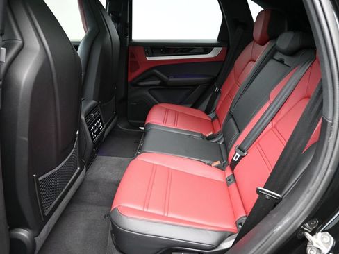 Certified 2025 Porsche Cayenne S AWD/4WD image 7