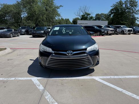 Used 2016 Toyota Camry LE FWD image 9