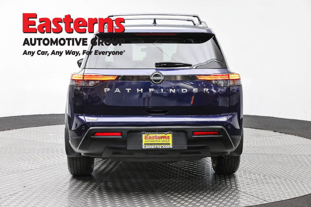 Used 2022 Nissan Pathfinder SV AWD/4WD image 6
