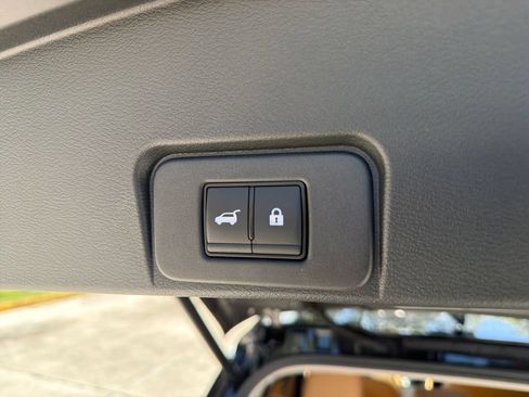 Used 2023 Nissan Rogue Platinum w/ Platinum Premium Package FWD image 35