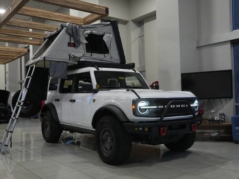 New 2025 Ford Bronco Badlands image 2