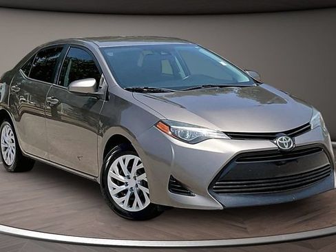 Used 2018 Toyota Corolla LE FWD image 10